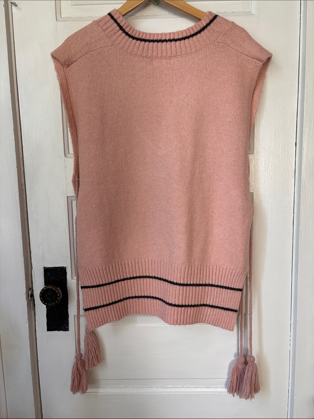 FREE PEOPLE OVERSIZE SWEATER VEST WITH SIDE TIGHT TASSELS - Picture 6 of 8